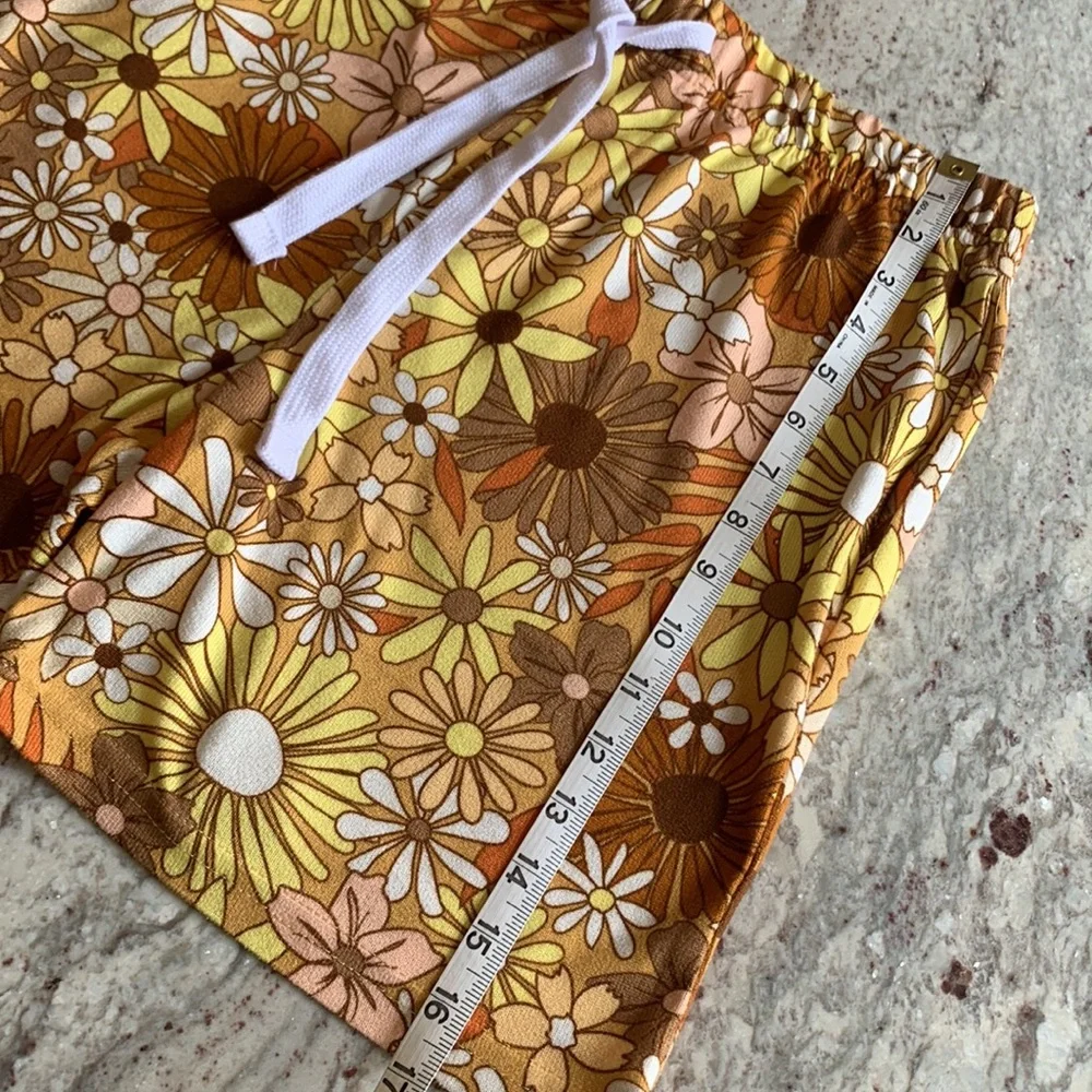 Retro Floral Design Pull on Lounge Shorts - Picture 7 of 10